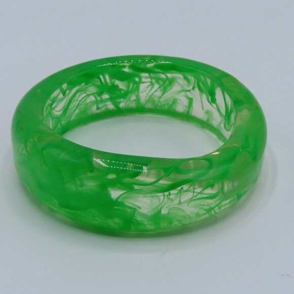 VTG Clear Plastic Paint Swirl Green Asymmetrical Bangle Bracelet Retro Costume - Picture 8 of 8